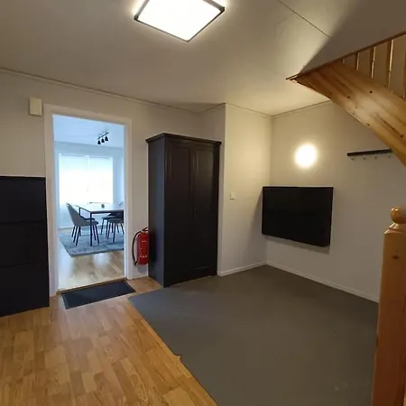 Spacious And Fully Equipped 5 Bedroom House With Free Parking Στάβανγκερ