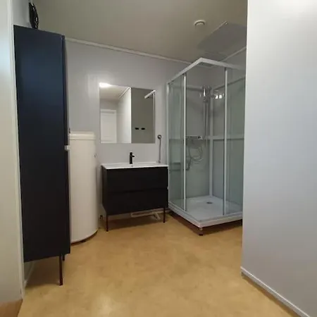 Spacious And Fully Equipped 5 Bedroom House With Free Parking Διαμέρισμα