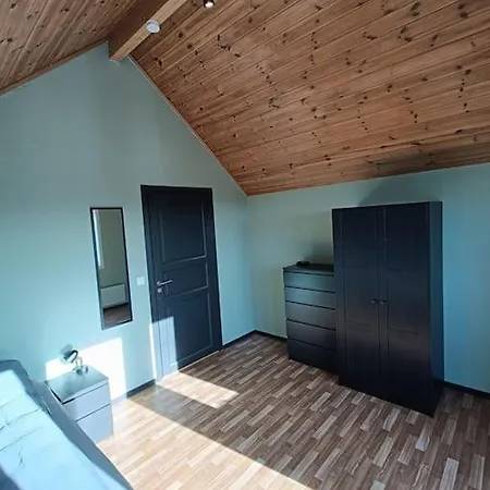 Διαμέρισμα Spacious And Fully Equipped 5 Bedroom House With Free Parking