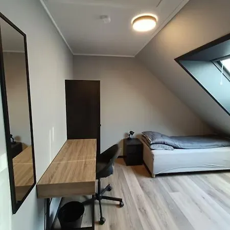 Διαμέρισμα Spacious And Fully Equipped 5 Bedroom House With Free Parking
