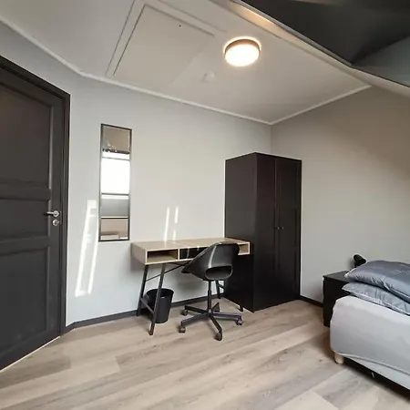Διαμέρισμα Spacious And Fully Equipped 5 Bedroom House With Free Parking *