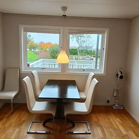 Spacious And Fully Equipped 5 Bedroom House With Free Parking Διαμέρισμα *